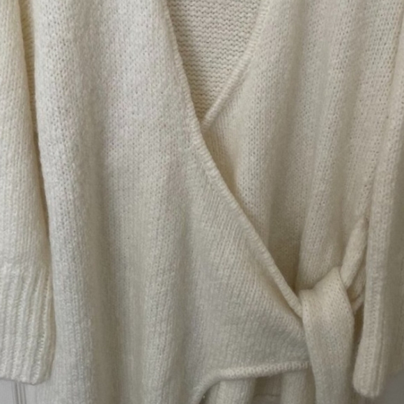 ZARA chunky cream wrap sweater cardigan Sz M - Picture 2 of 4